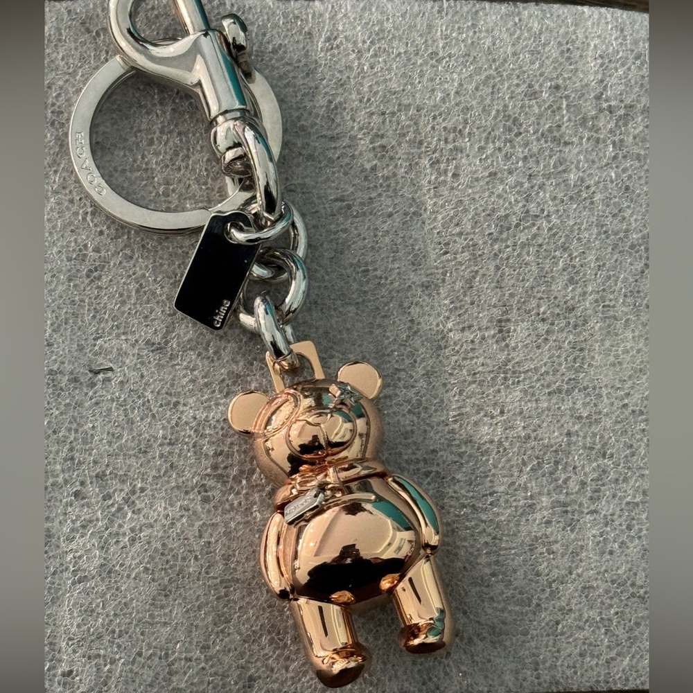 NWT Coach Rose Gold Bear Keychain - Picture 6 of 6
